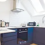 Old Silk Apartments - Serviced Studios And 2-Beds In Coventry City Centre By Covstays