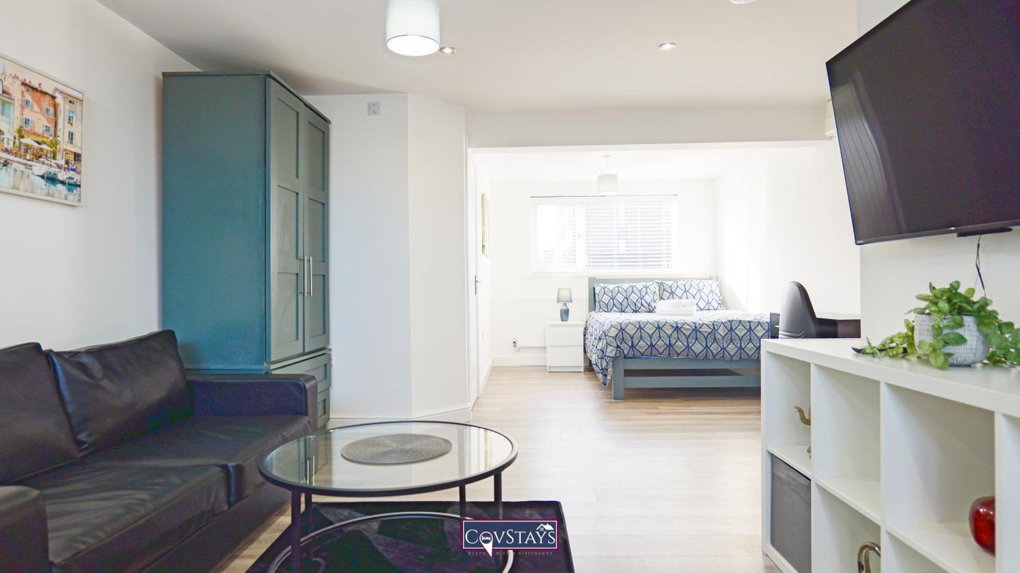 Old Silk - Serviced And 2-beds In Centre By Covstays * Coventry