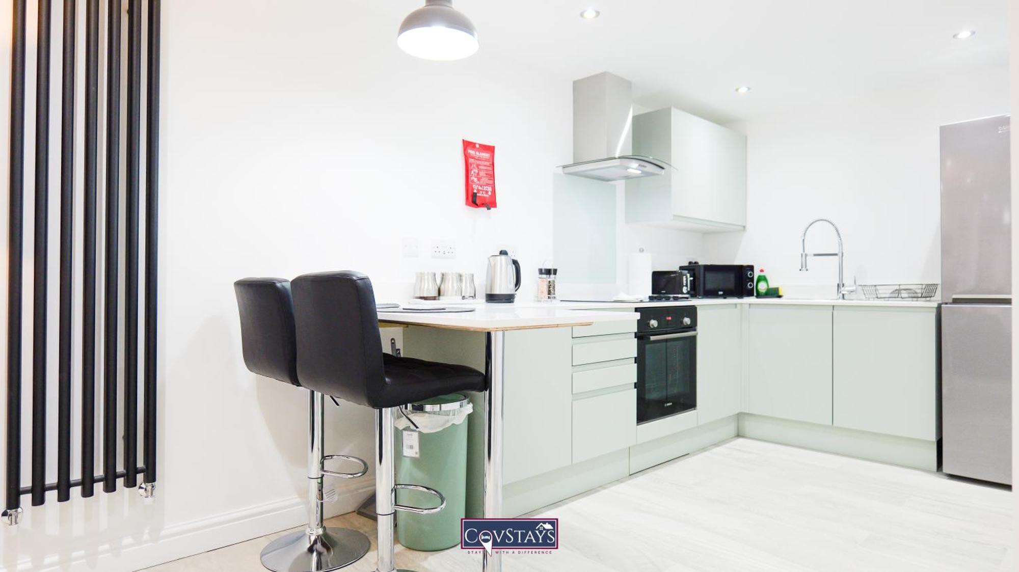 Old Silk - Serviced And 2-beds In Centre By Covstays Apartment