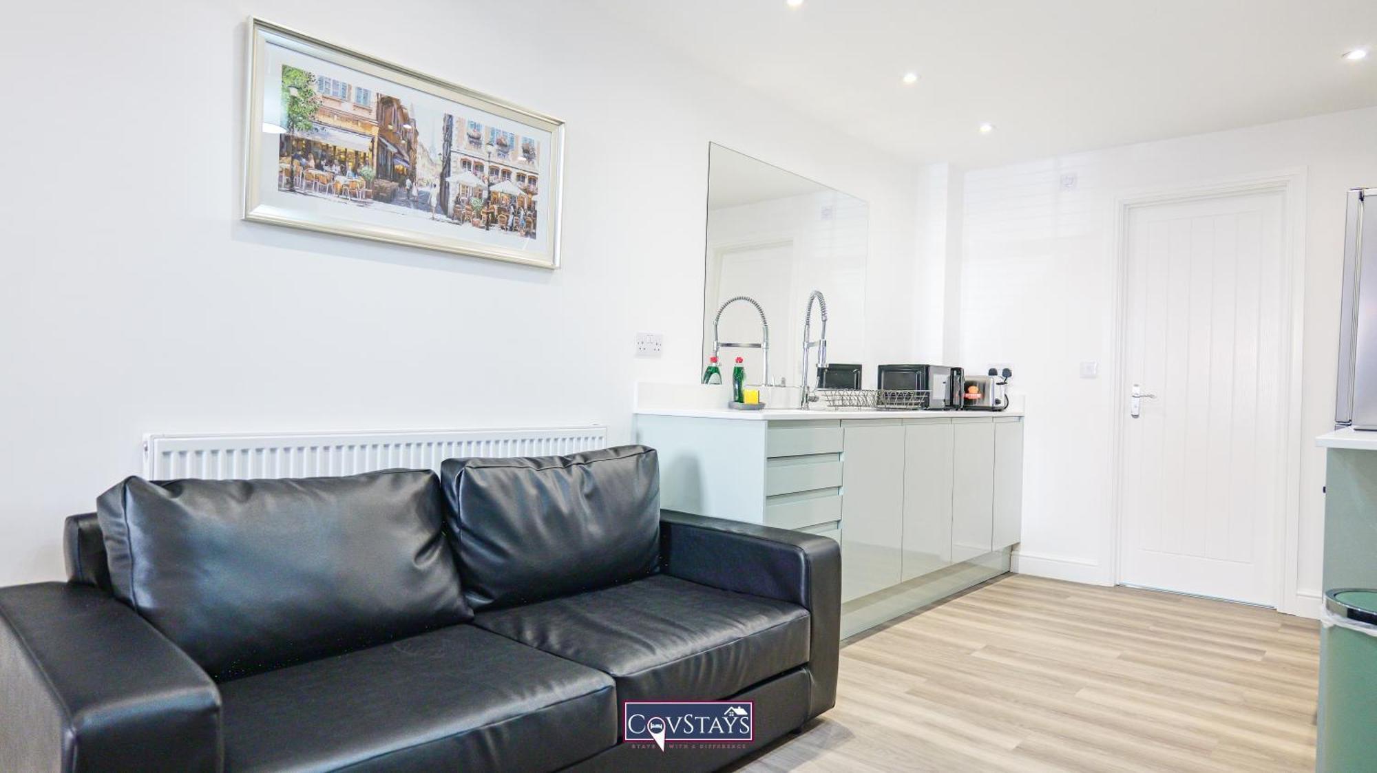 Old Silk - Serviced And 2-beds In Centre By Covstays Apartment Coventry
