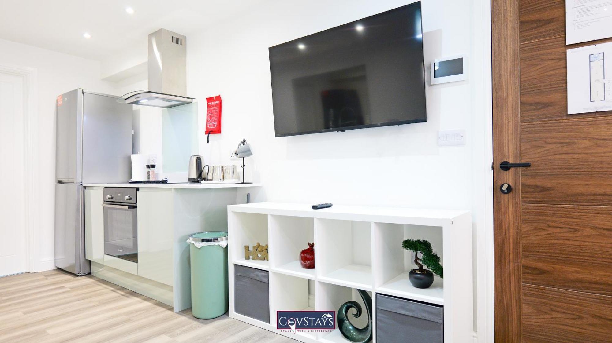 Old Silk - Serviced And 2-beds In Centre By Covstays Apartment