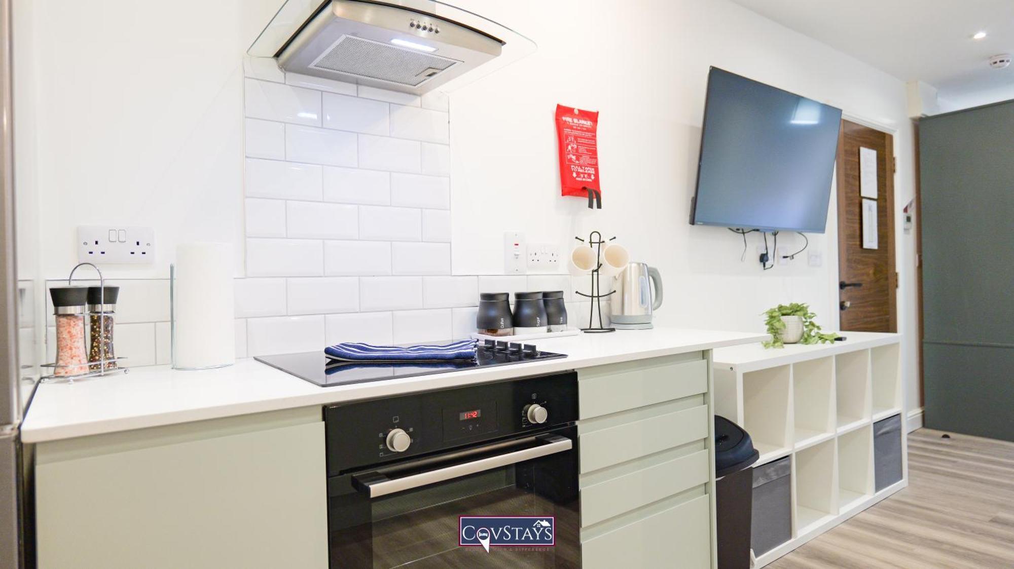 Old Silk - Serviced And 2-beds In Centre By Covstays Apartment *
