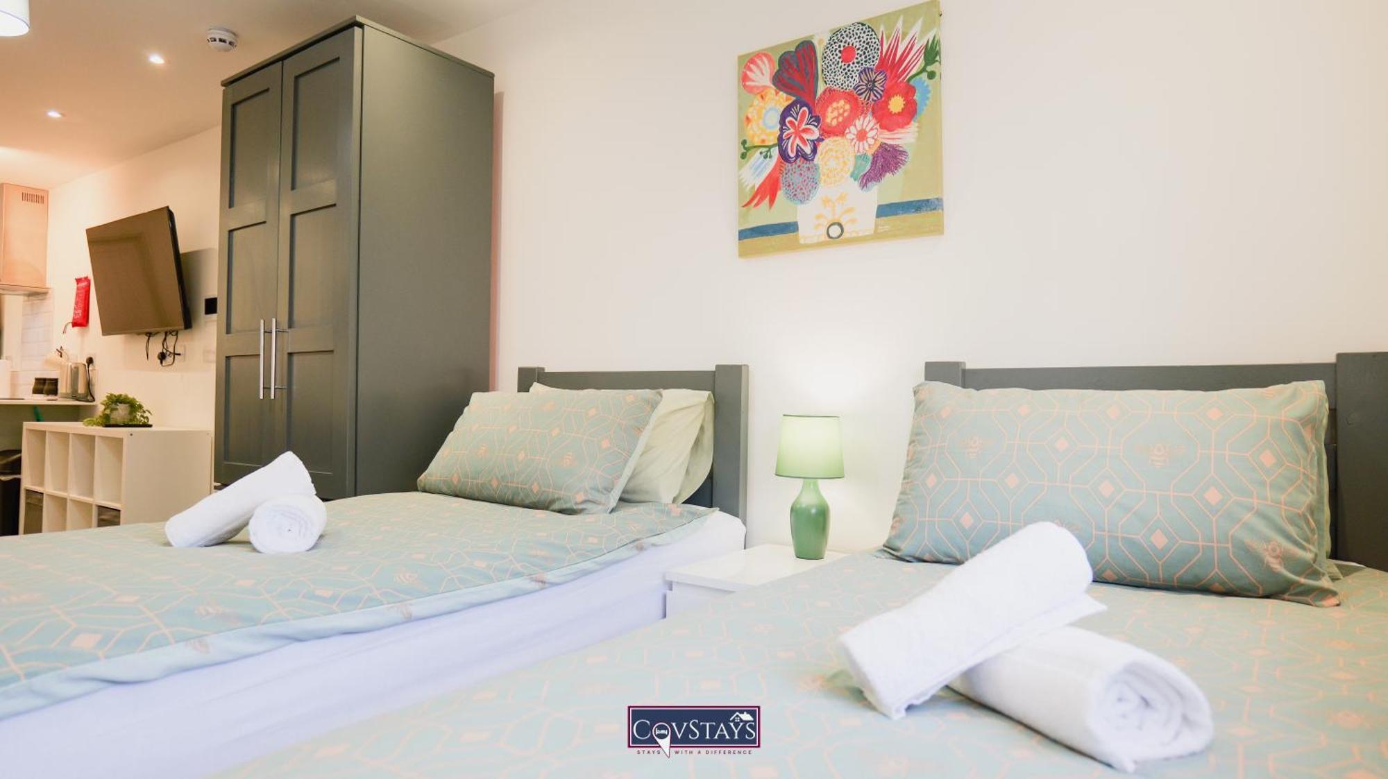Old Silk - Serviced And 2-beds In Centre By Covstays Apartment Coventry
